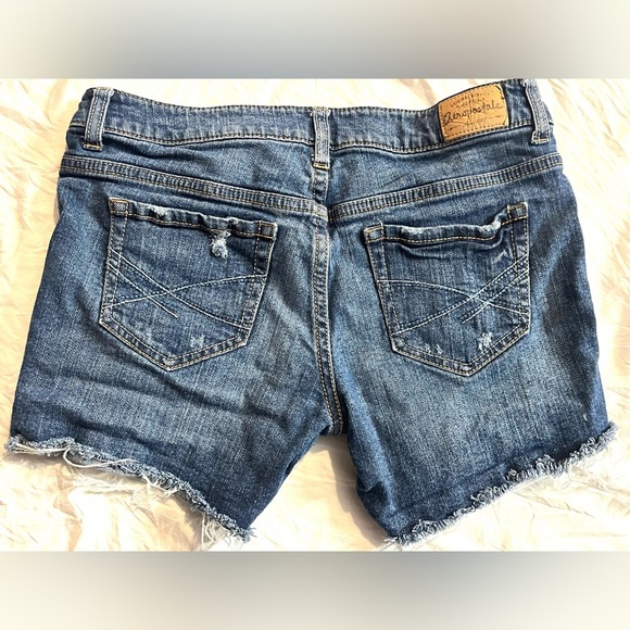 Aeropostale Women's Distressed Blue Denim Midi Cutoff Shorts Size 2 - Picture 9 of 11